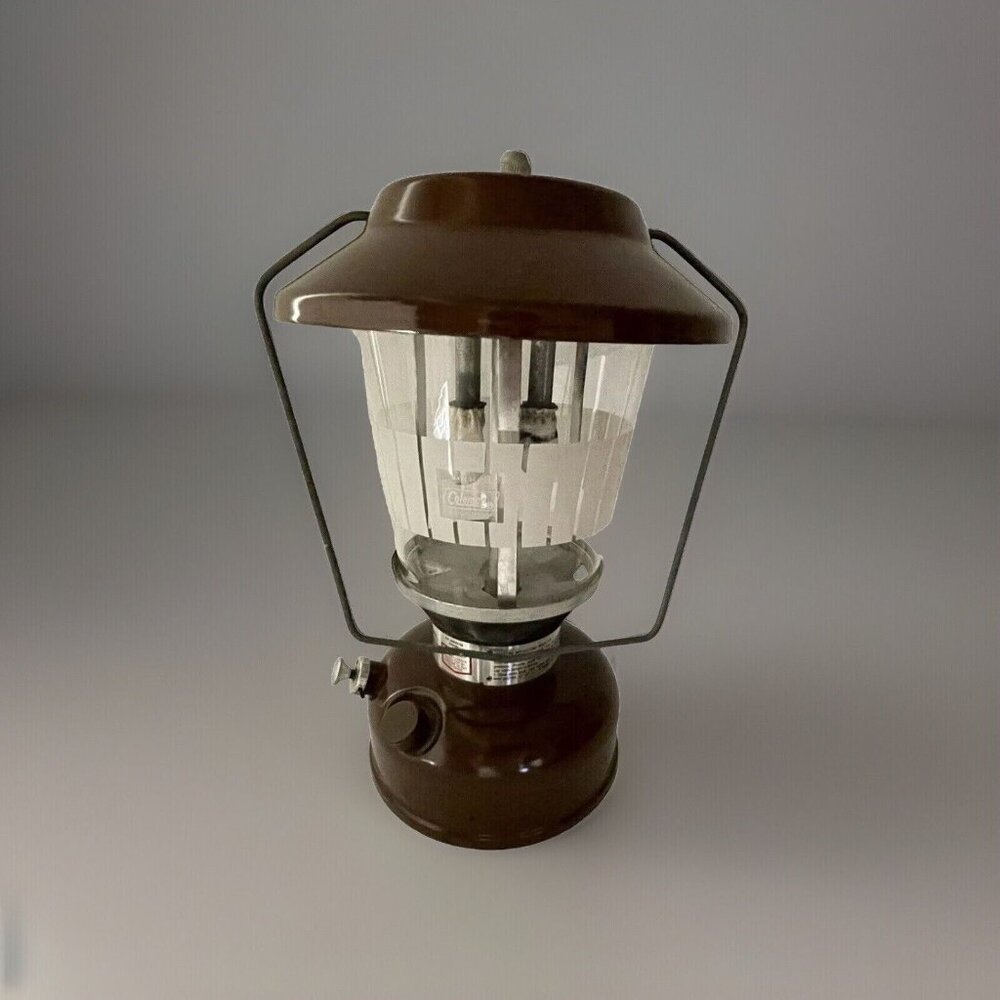 Coleman 275 Brown Lantern 1979 Picket Fence Globe 9/79 Double Mantel UNTESTED